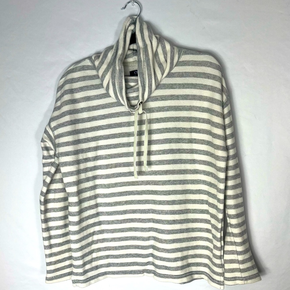 Chaps striped hoodie sweatshirt, women’s medium. Fall wear. 70% cotton. Soft!